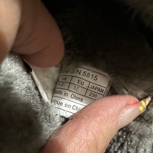 UGG woman  Gray Boots - Picture 6 of 7